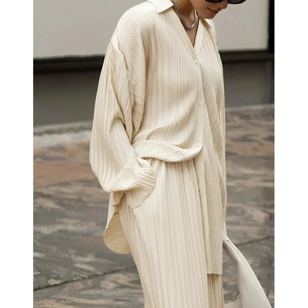 Commense Cream Pleated Plisse Button Down Shirt Long Sleeve Blouse Size M NEW - Picture 2 of 12